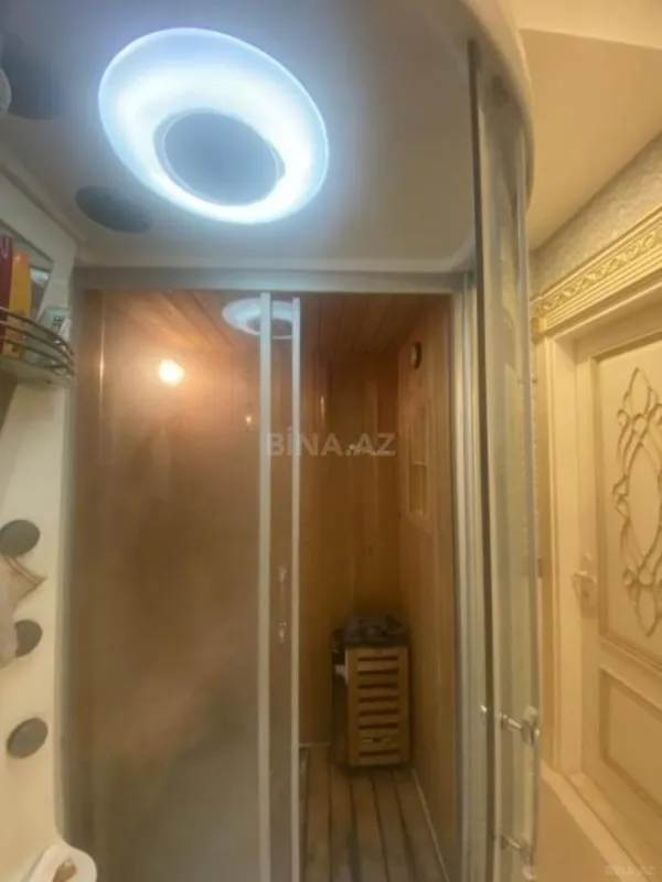 Satılır 3 otaqlı mənzil 136 m²