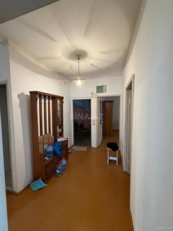 Satılır 4 otaqlı mənzil 110 m²