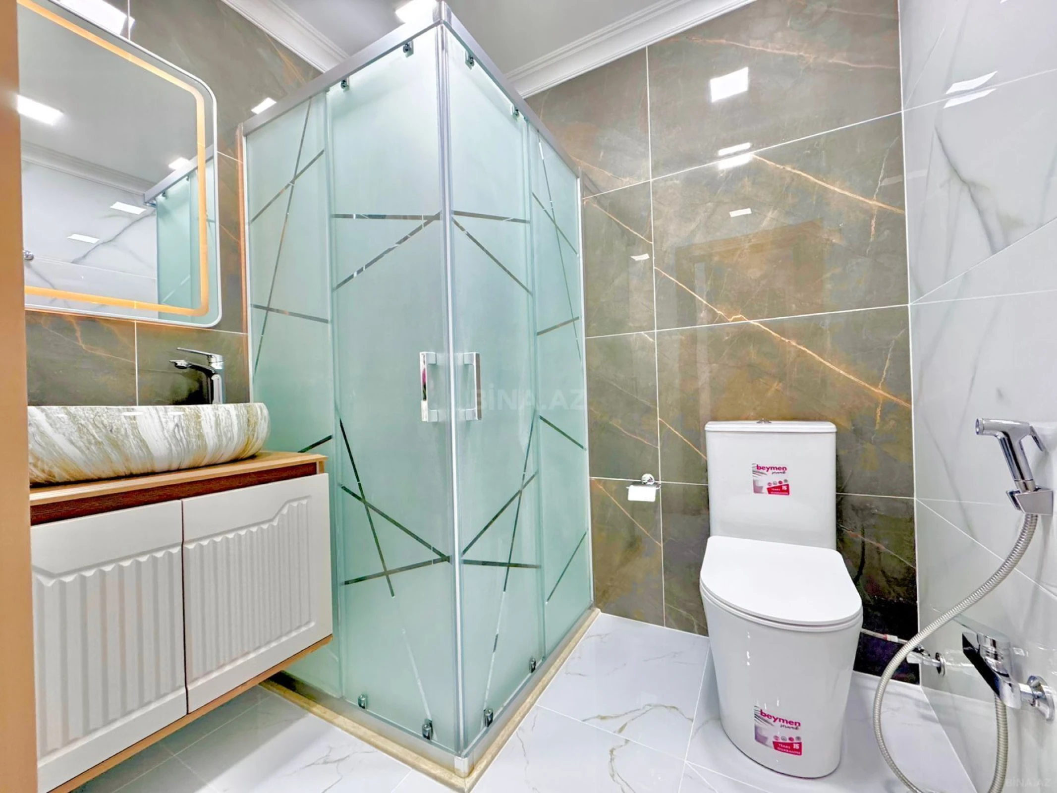 Satılır 3 otaqlı mənzil 127 m²