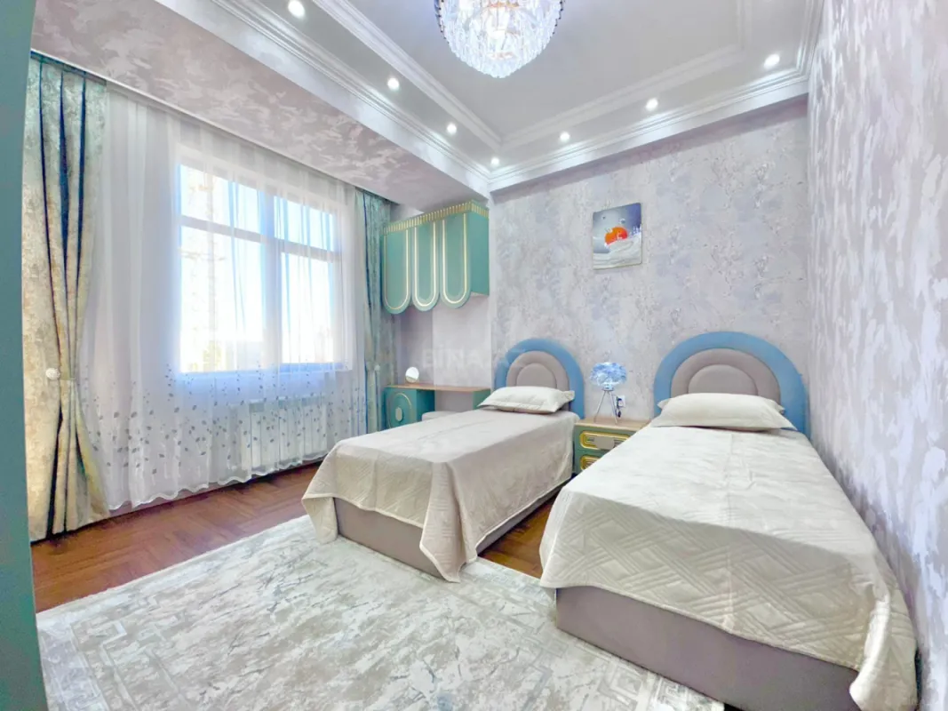 Satılır 3 otaqlı mənzil 127 m²