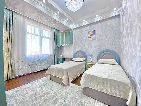 Satılır 3 otaqlı mənzil 127 m²