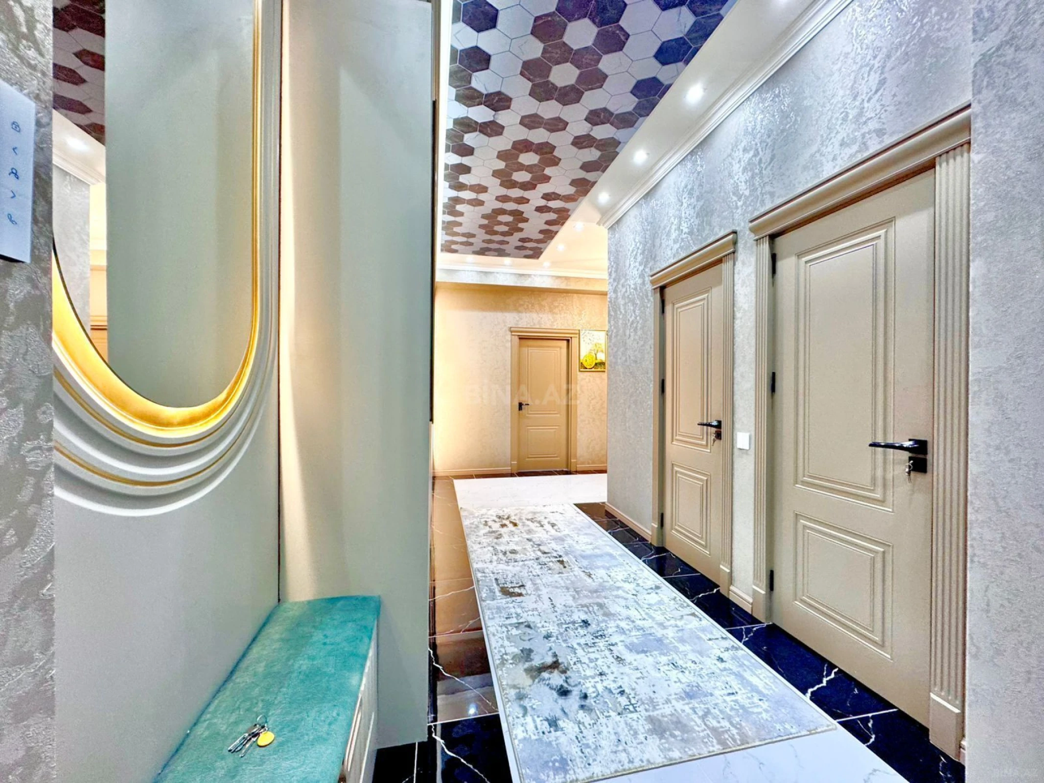 Satılır 3 otaqlı mənzil 127 m²