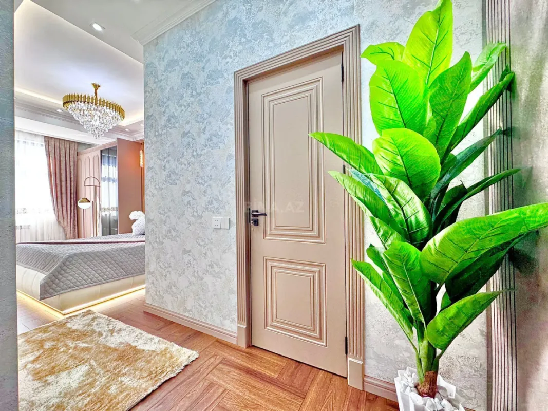 Satılır 3 otaqlı mənzil 127 m²