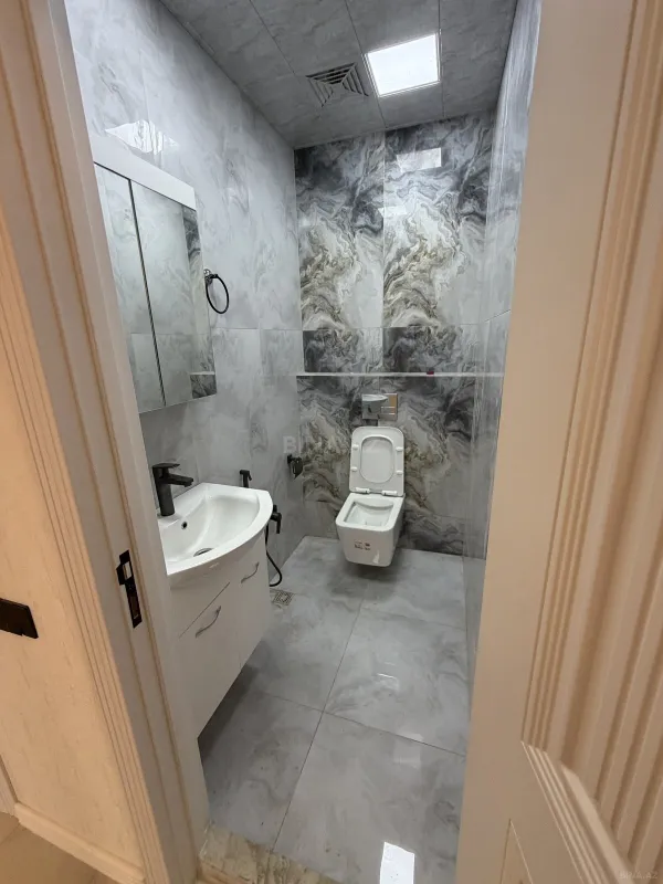 Satılır 2 otaqlı mənzil 96.5 m²