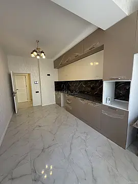 Satılır 2 otaqlı mənzil 96.5 m²