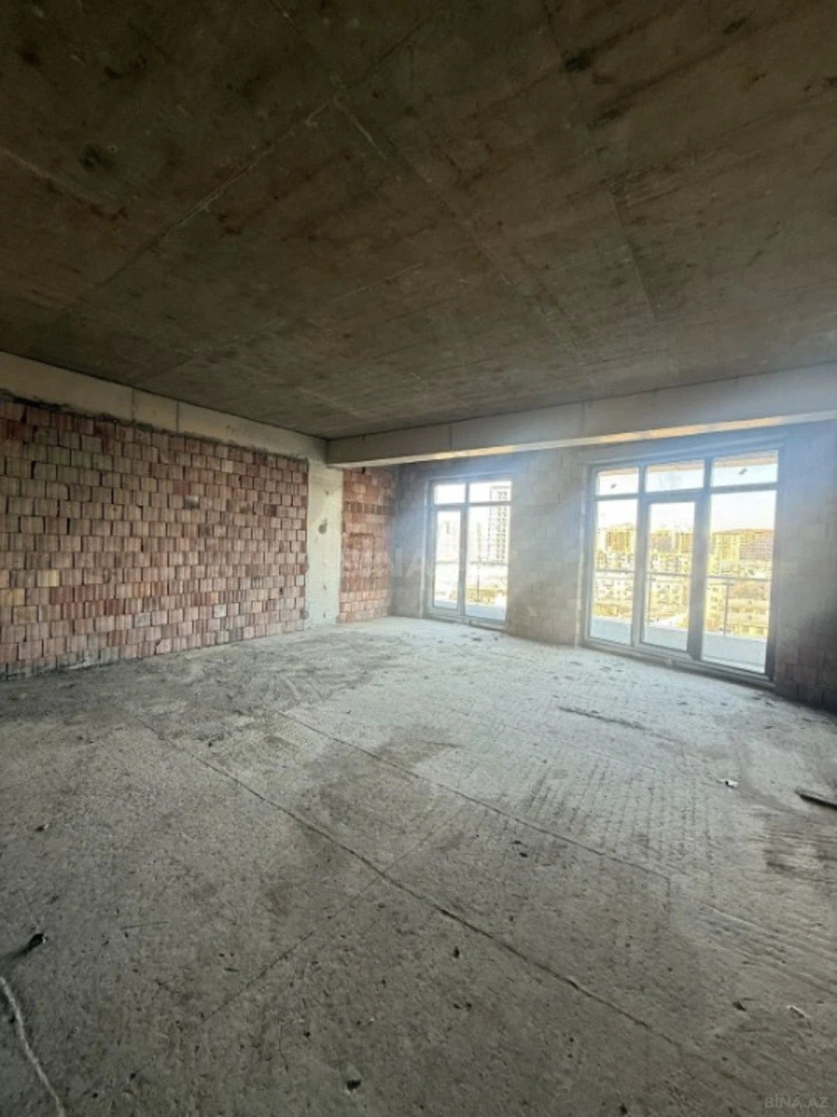 Satılır 2 otaqlı mənzil 72.4 m²