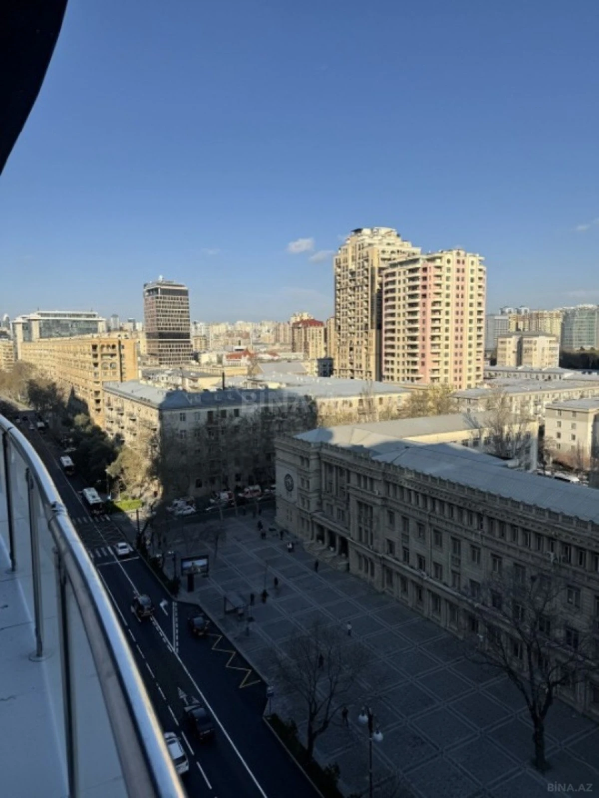 Satılır 2 otaqlı mənzil 72.4 m²