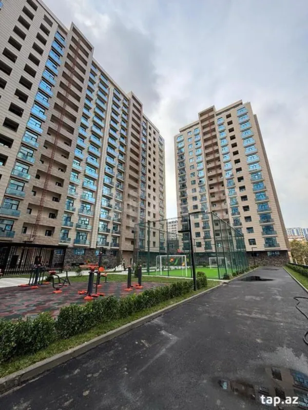 Satılır 4 otaqlı mənzil 149 m²