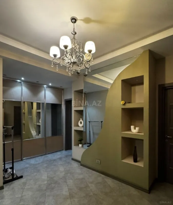 Kirayə verilir 4 otaqlı mənzil 155 m²