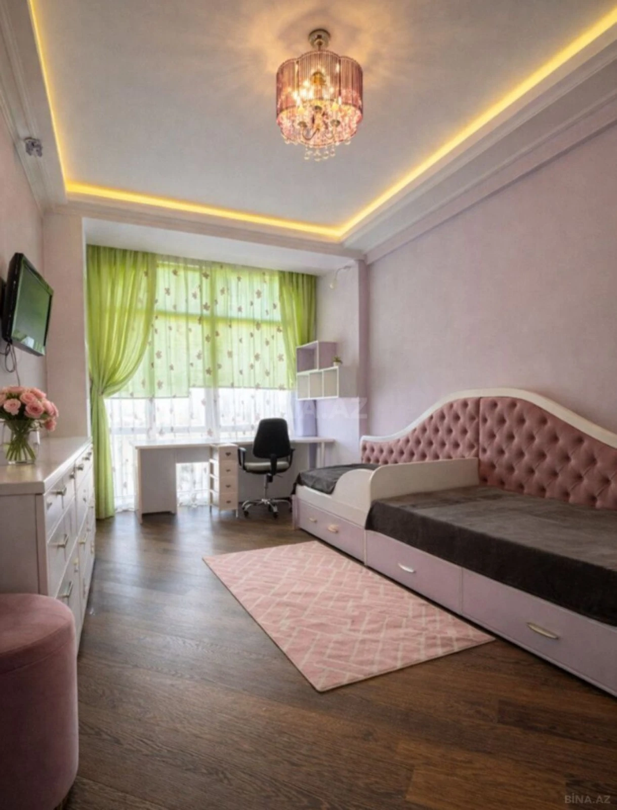 Kirayə verilir 4 otaqlı mənzil 155 m²