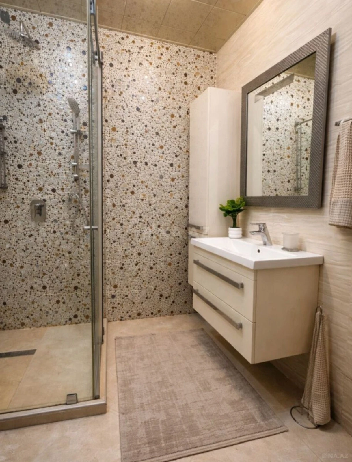 Kirayə verilir 4 otaqlı mənzil 155 m²