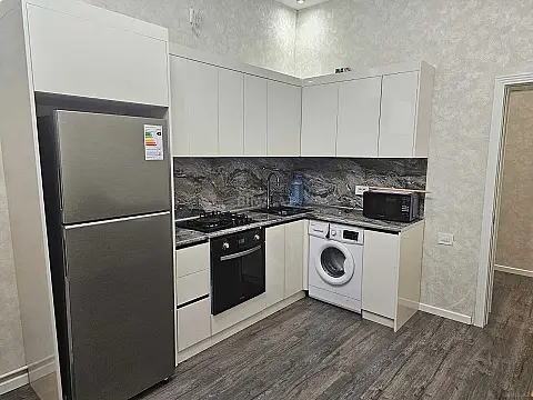 Kirayə verilir 2 otaqlı mənzil 65 m²