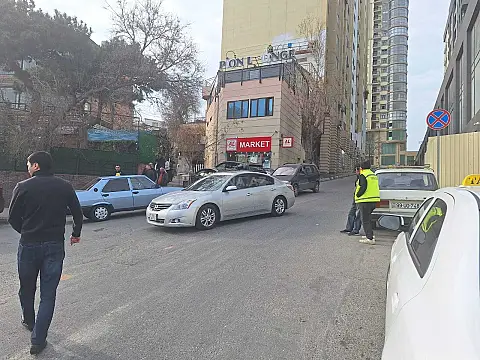 Satılır obyekt 325 m²