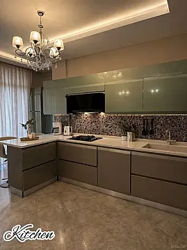Kirayə verilir 4 otaqlı mənzil 150 m²