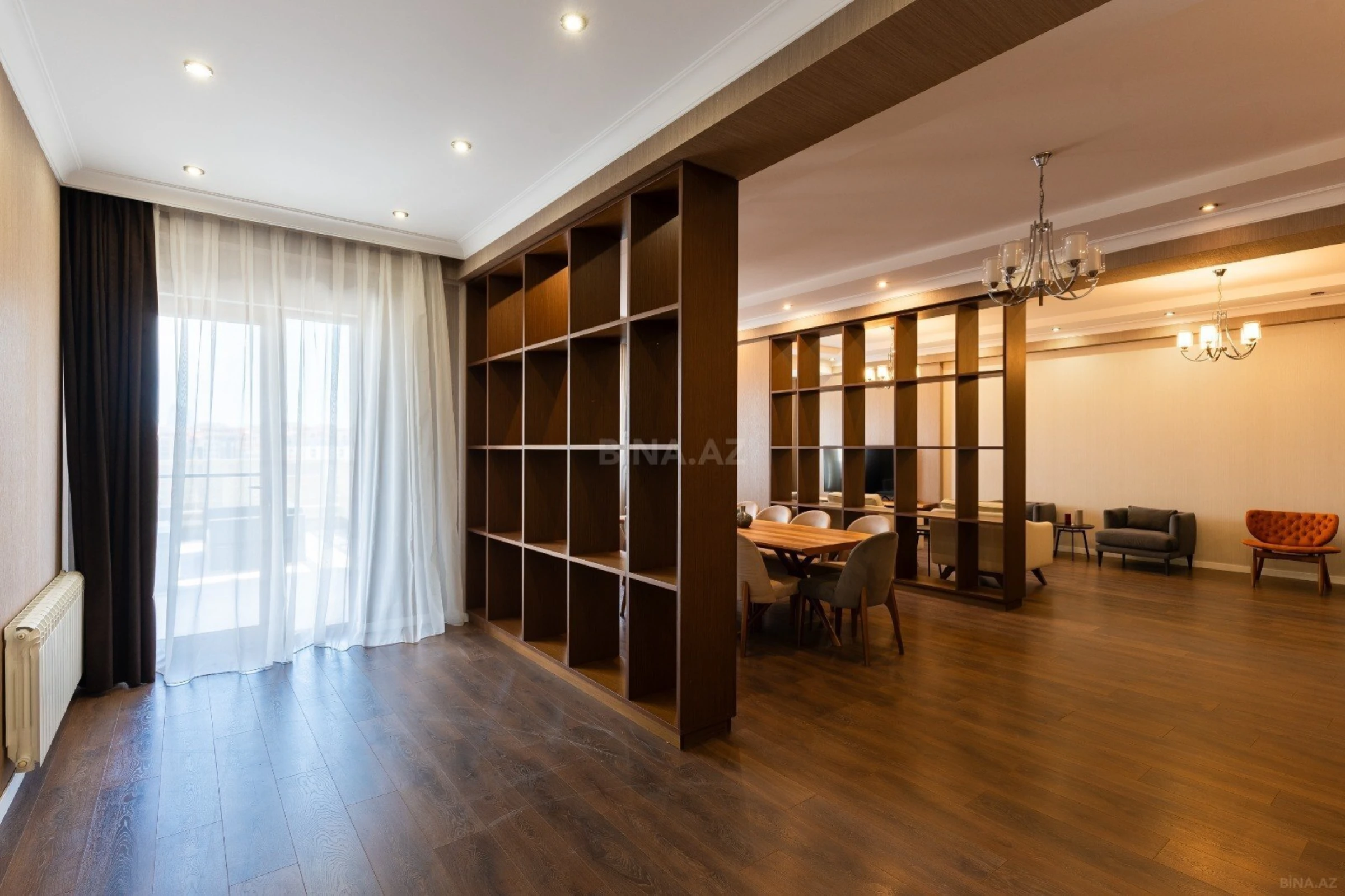 Kirayə verilir 6 otaqlı mənzil 370 m²