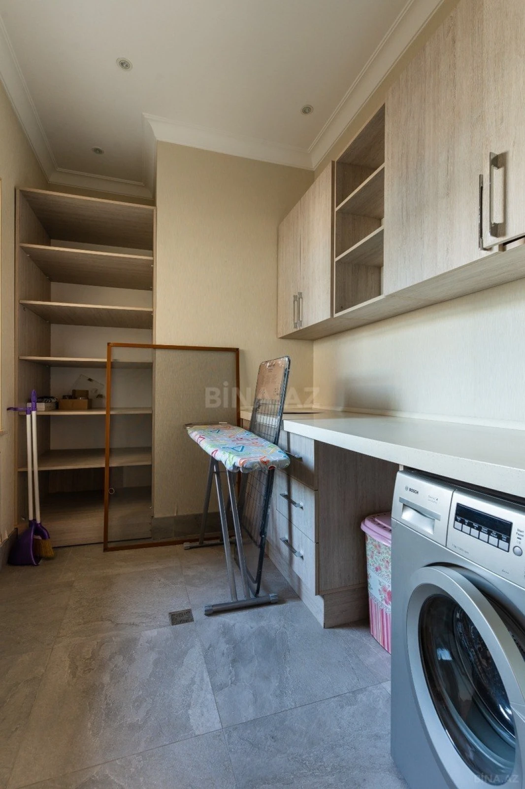 Kirayə verilir 6 otaqlı mənzil 370 m²