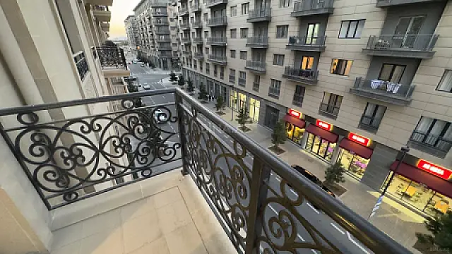 Kirayə verilir 3 otaqlı mənzil 112 m²