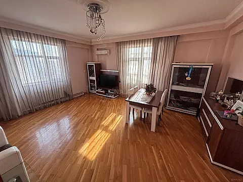 Satılır 3 otaqlı mənzil 130 m²