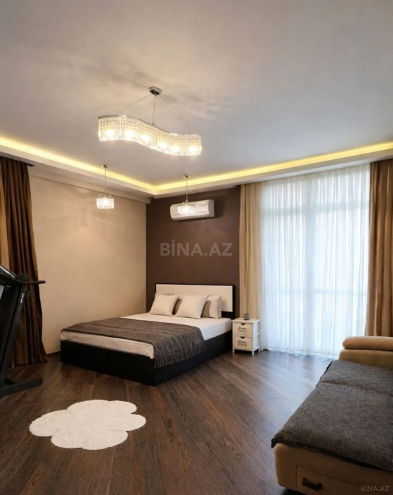 Kirayə verilir 4 otaqlı mənzil 150 m²