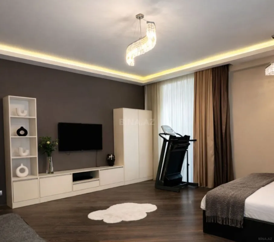 Kirayə verilir 4 otaqlı mənzil 150 m²