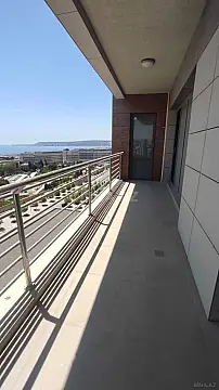 Satılır 7 otaqlı mənzil 342 m²