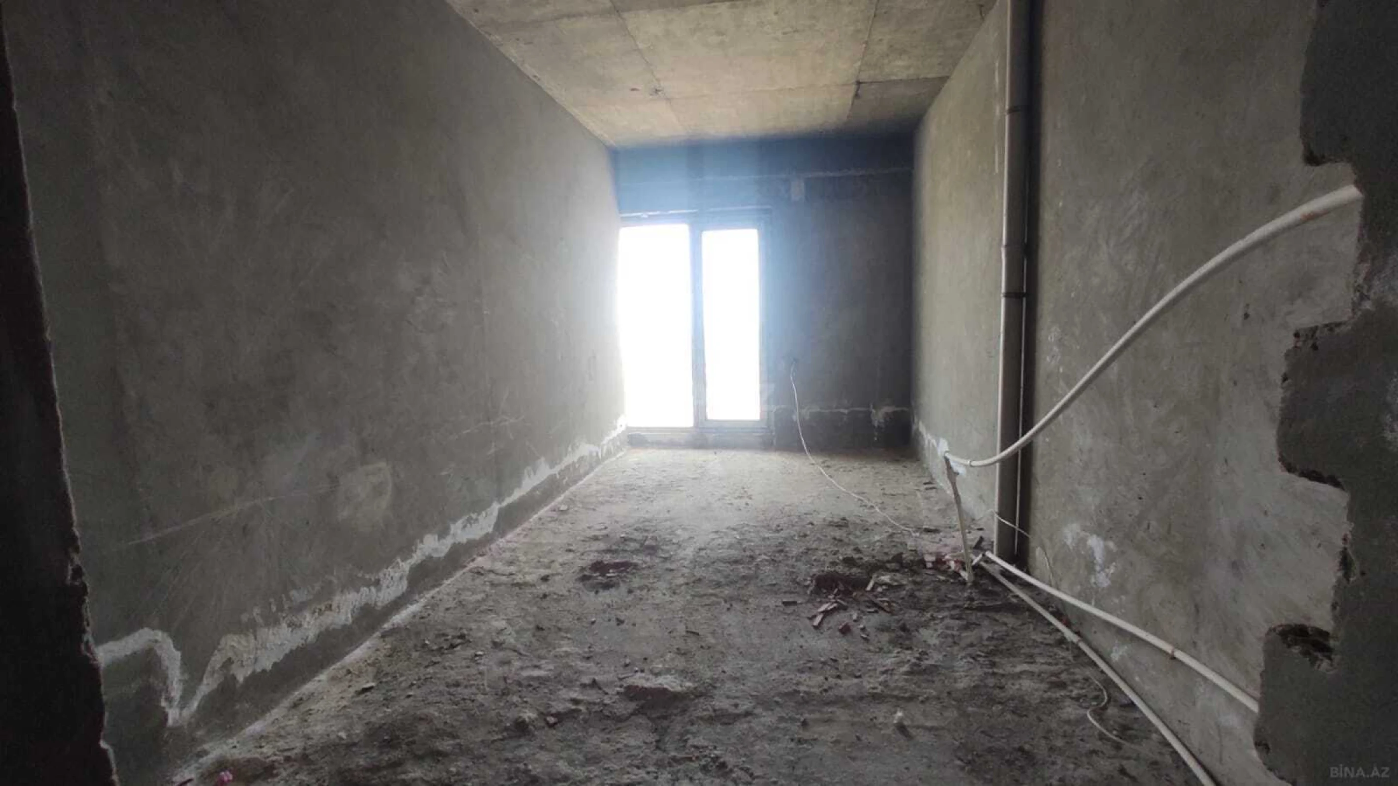 Satılır 7 otaqlı mənzil 342 m²