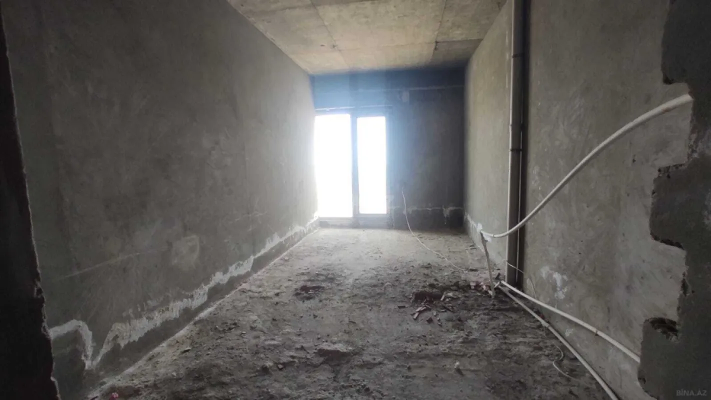 Satılır 7 otaqlı mənzil 342 m²