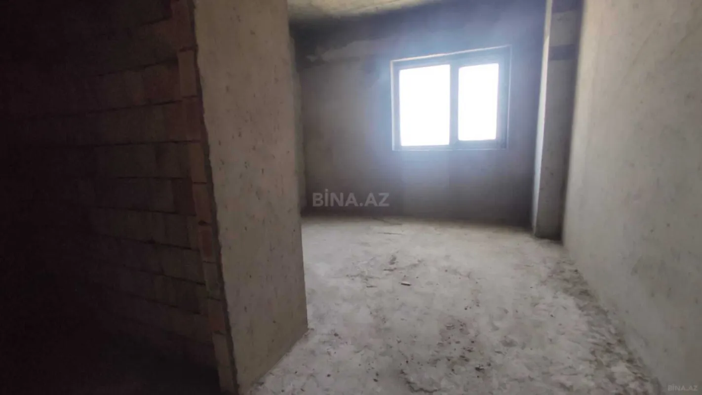 Satılır 7 otaqlı mənzil 342 m²