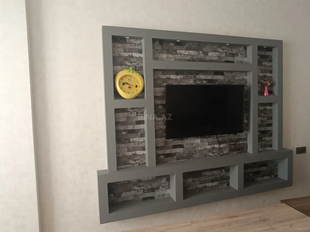 Satılır 1 otaqlı mənzil 70 m²