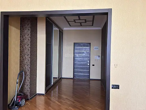 Kirayə verilir 2 otaqlı mənzil 110 m²