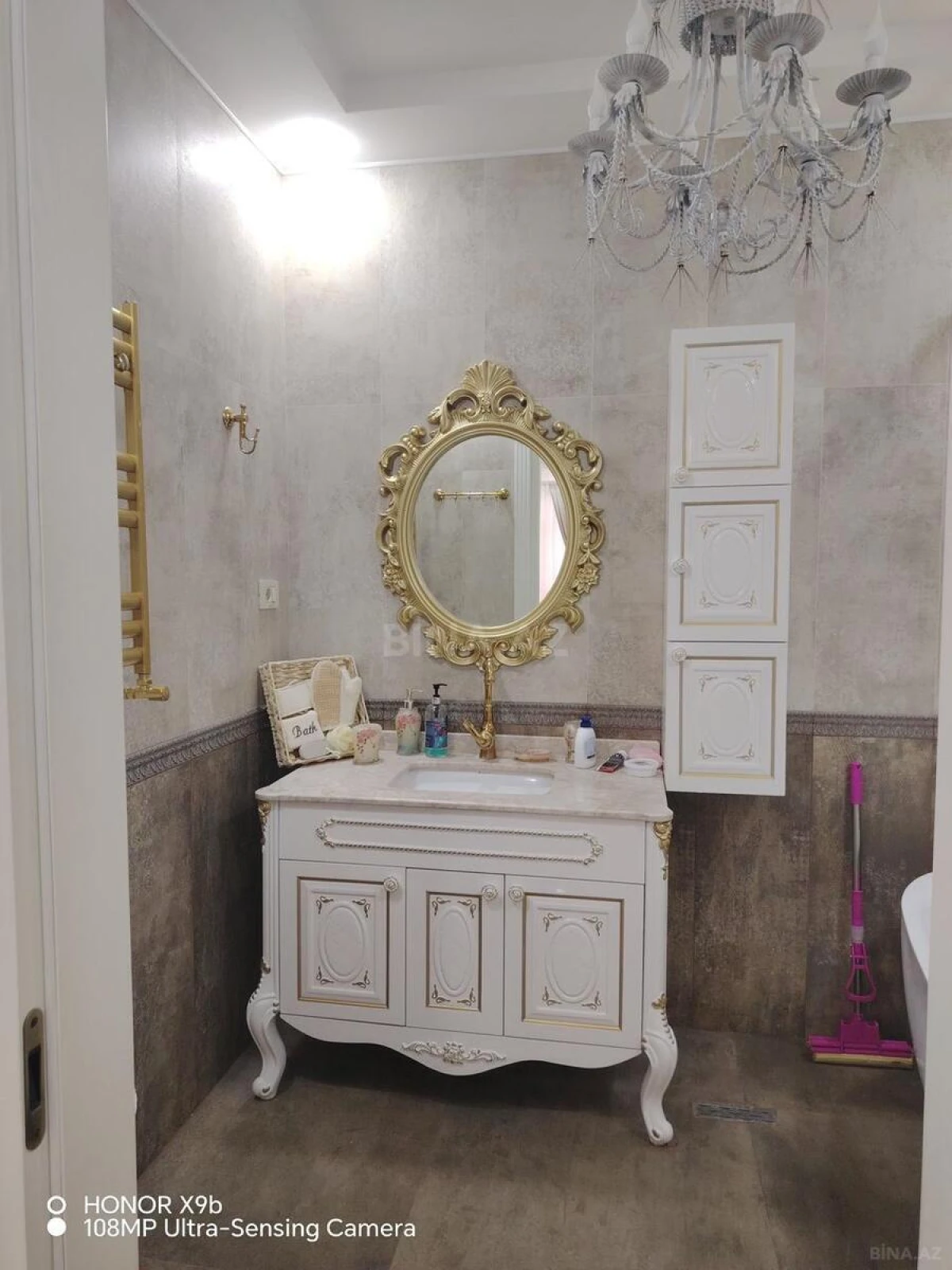 Kirayə verilir 2 otaqlı mənzil 120 m²