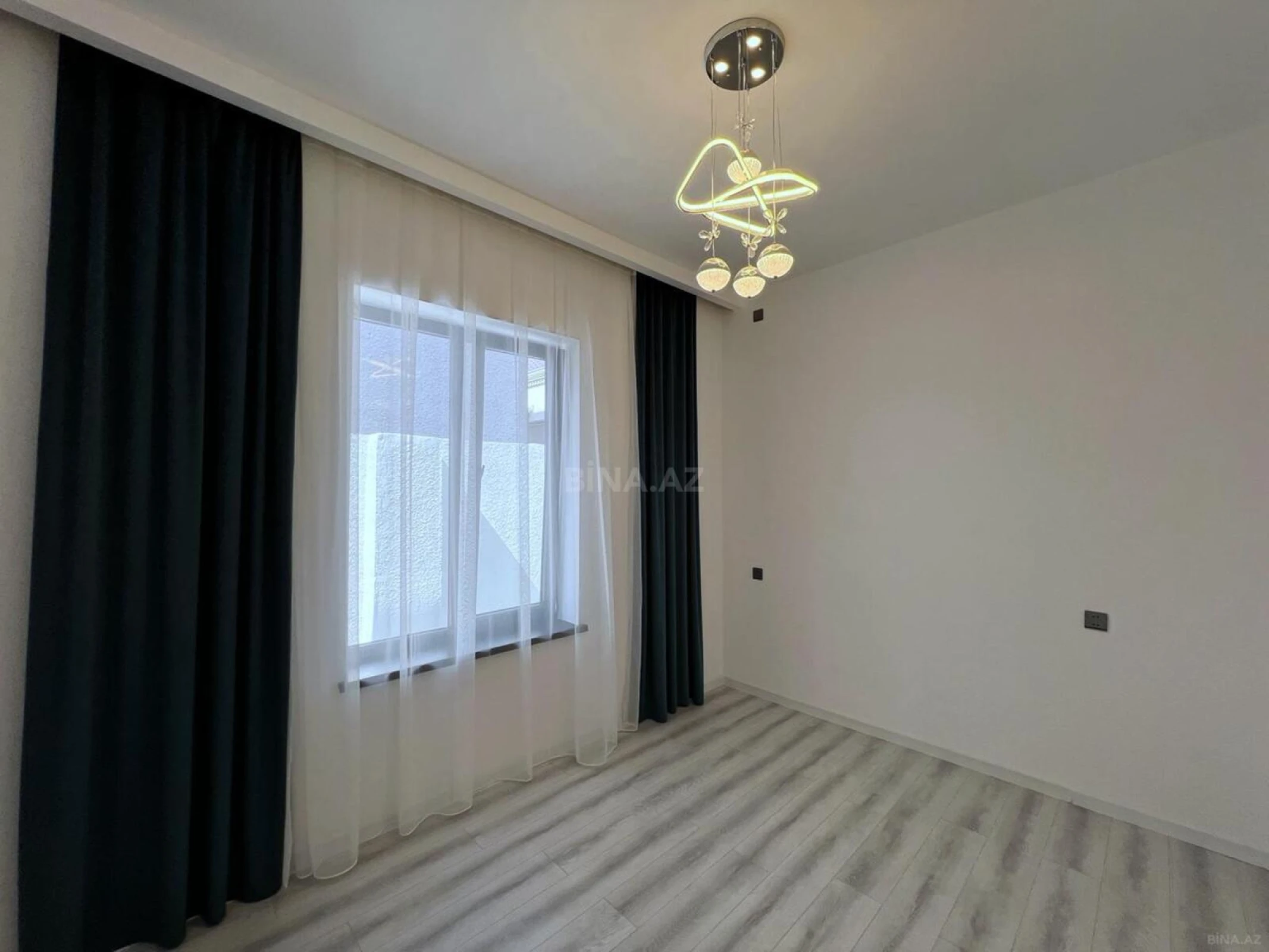 Satılır 4 otaqlı həyət evi 150 m²