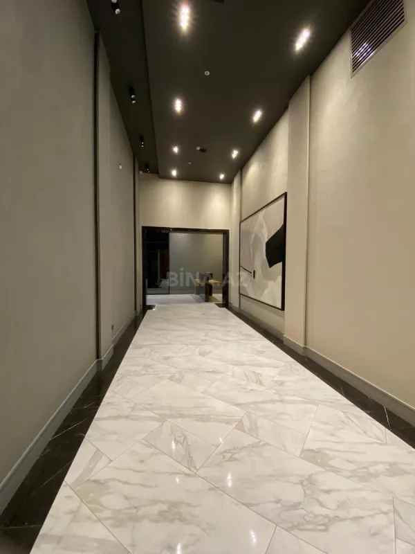 Satılır 4 otaqlı mənzil 194 m²