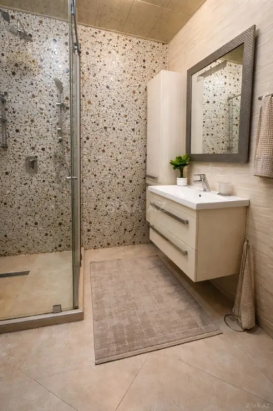 Kirayə verilir 4 otaqlı mənzil 150 m²