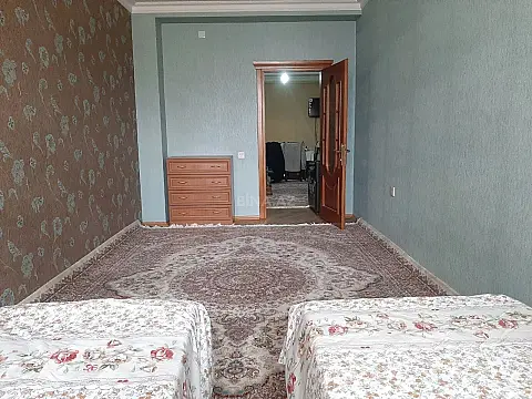Satılır 4 otaqlı mənzil 150 m²