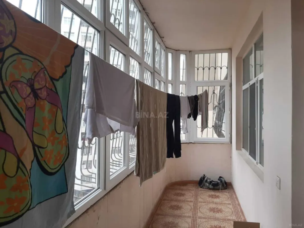 Satılır 4 otaqlı mənzil 150 m²