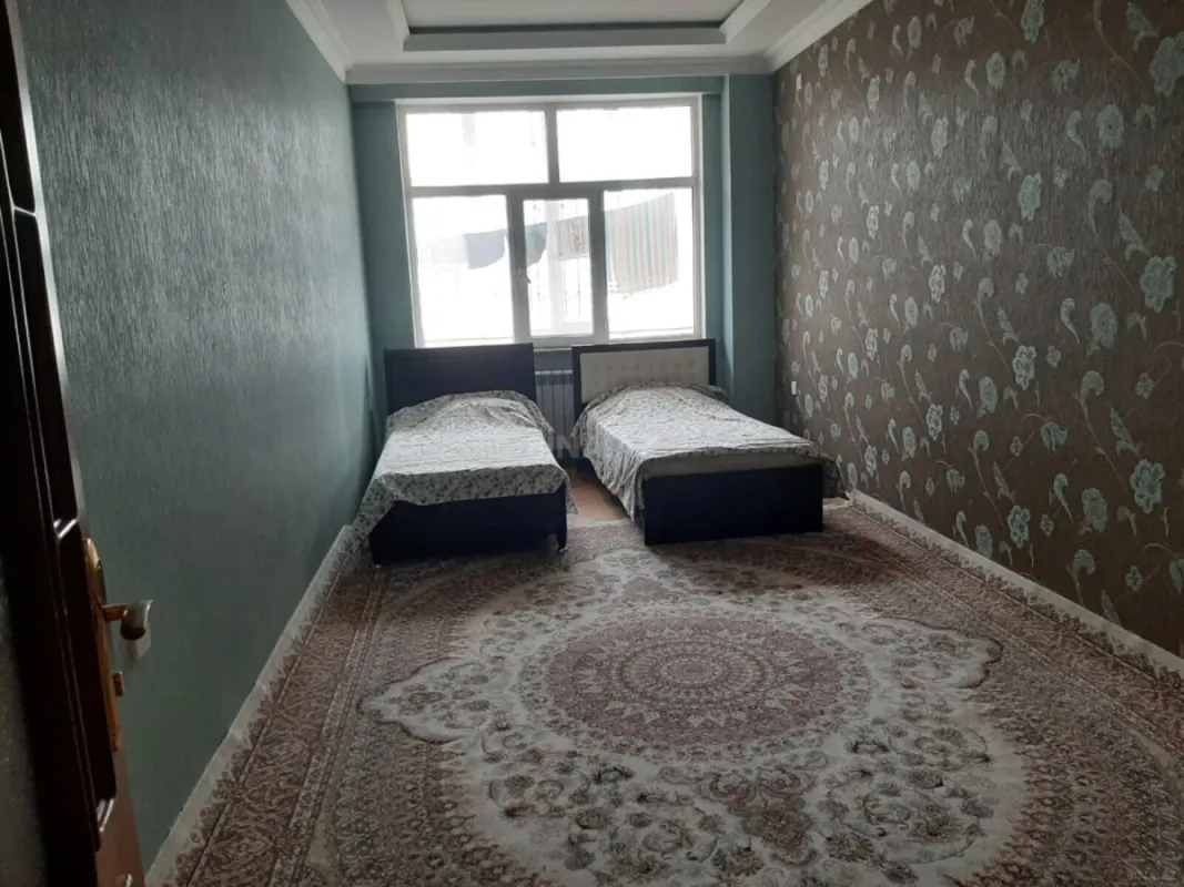 Satılır 4 otaqlı mənzil 150 m²