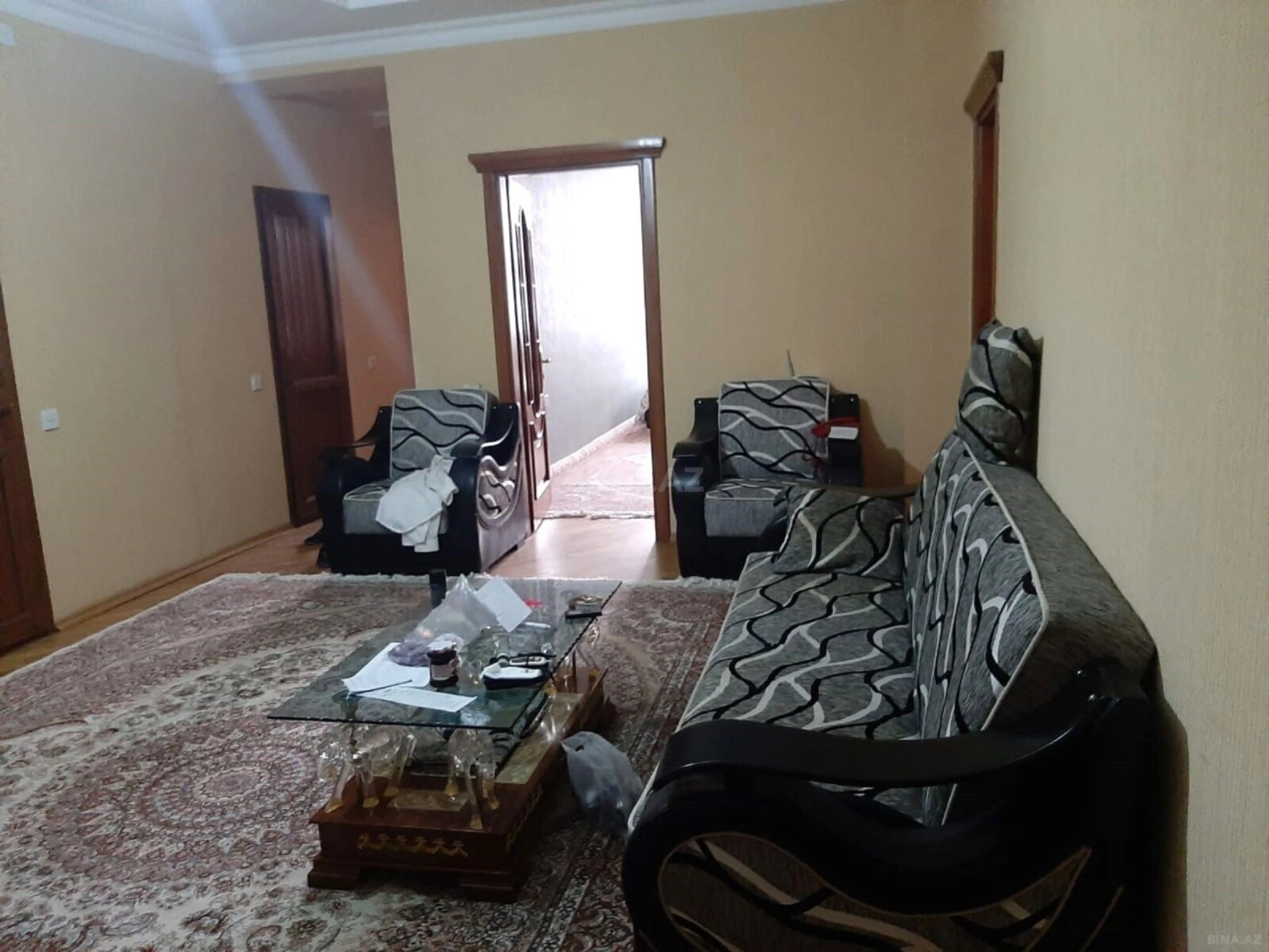 Satılır 4 otaqlı mənzil 150 m²