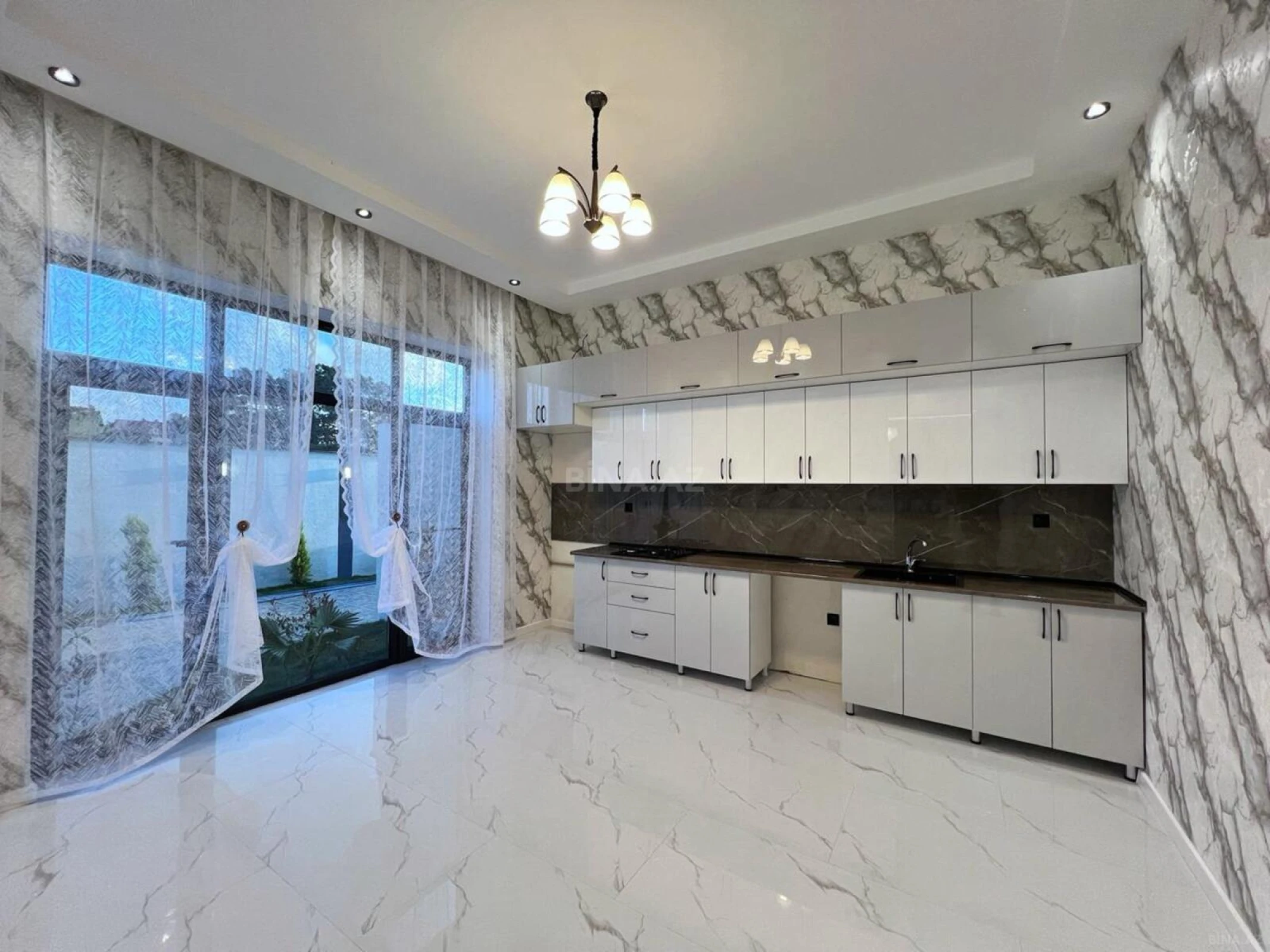 Satılır 4 otaqlı həyət evi 160 m²