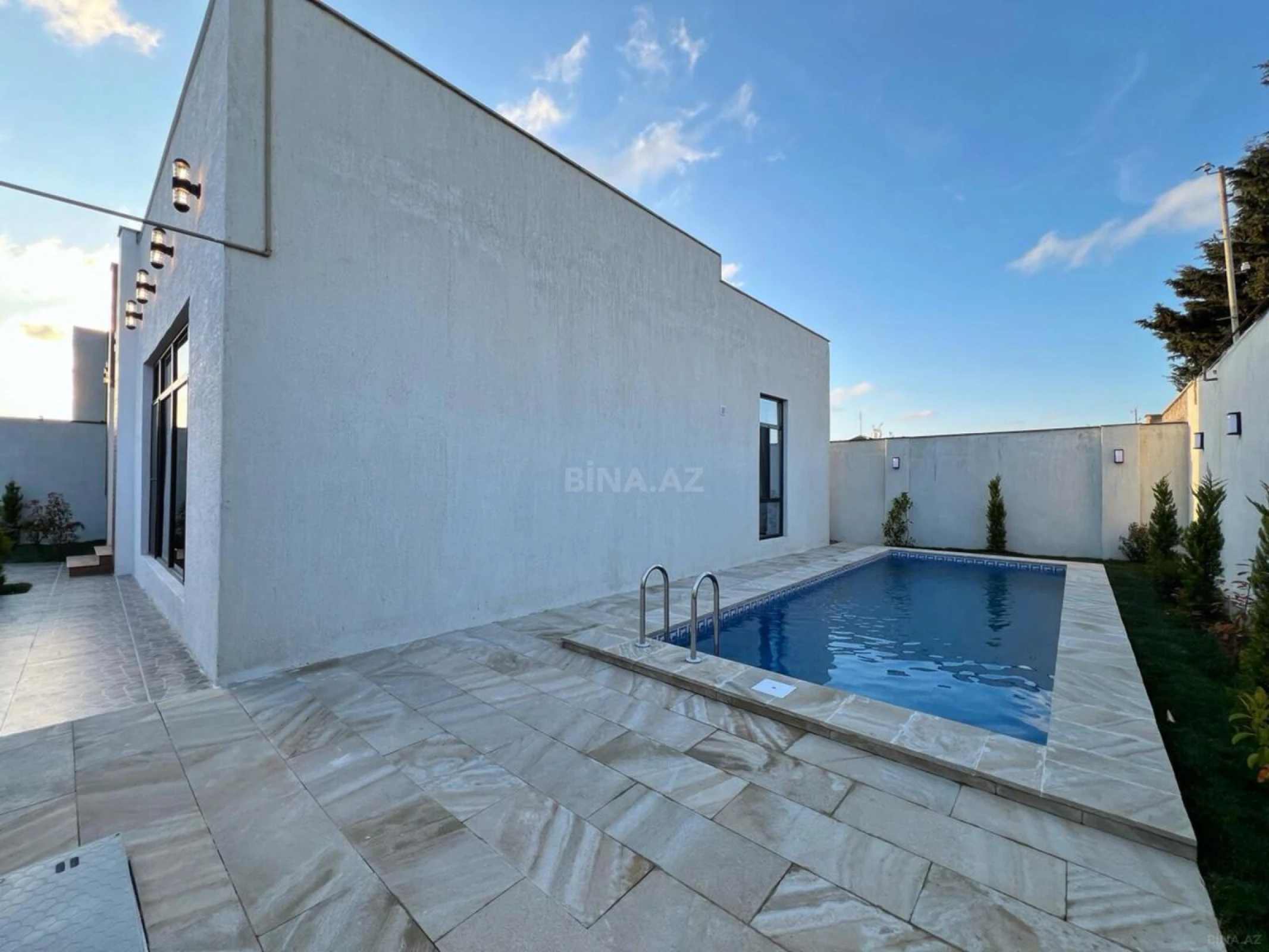 Satılır 4 otaqlı həyət evi 160 m²