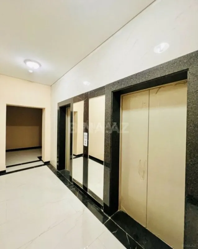 Satılır 4 otaqlı mənzil 195 m²