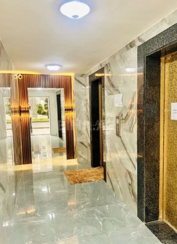 Satılır 4 otaqlı mənzil 195 m²