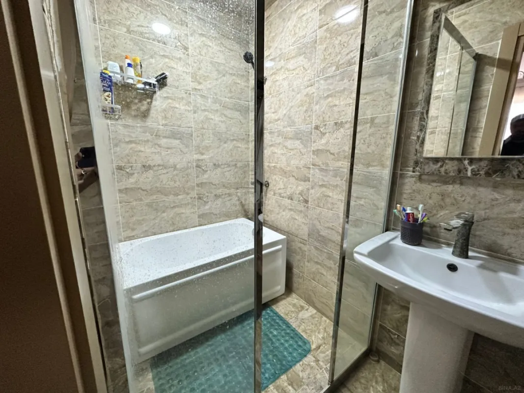 Kirayə verilir 3 otaqlı mənzil 121.5 m²