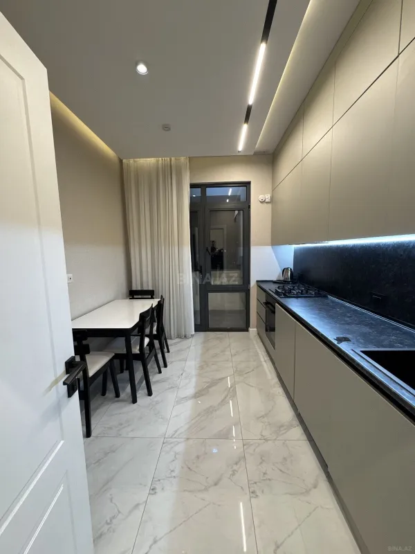 Kirayə verilir 2 otaqlı mənzil 75 m²