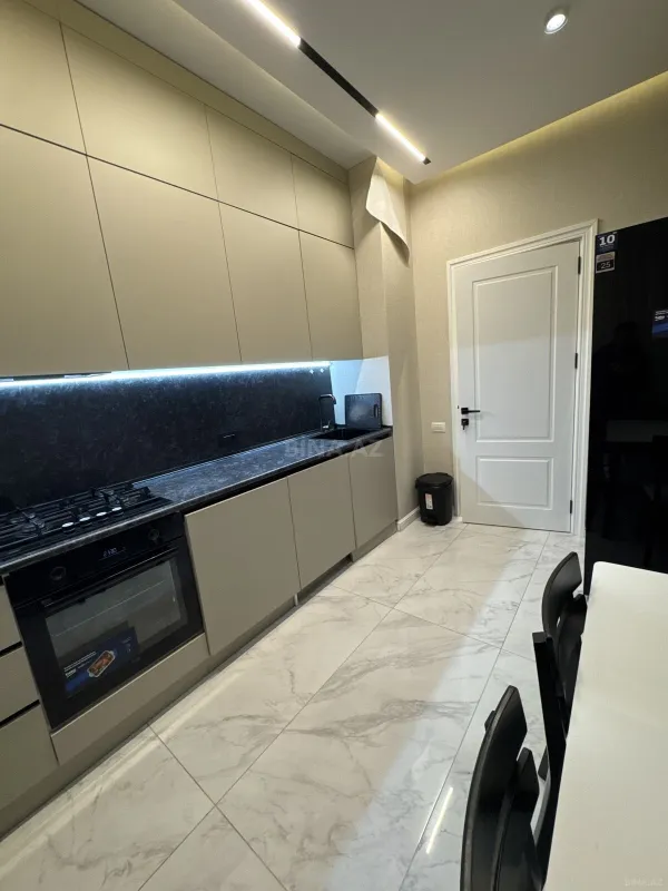 Kirayə verilir 2 otaqlı mənzil 75 m²