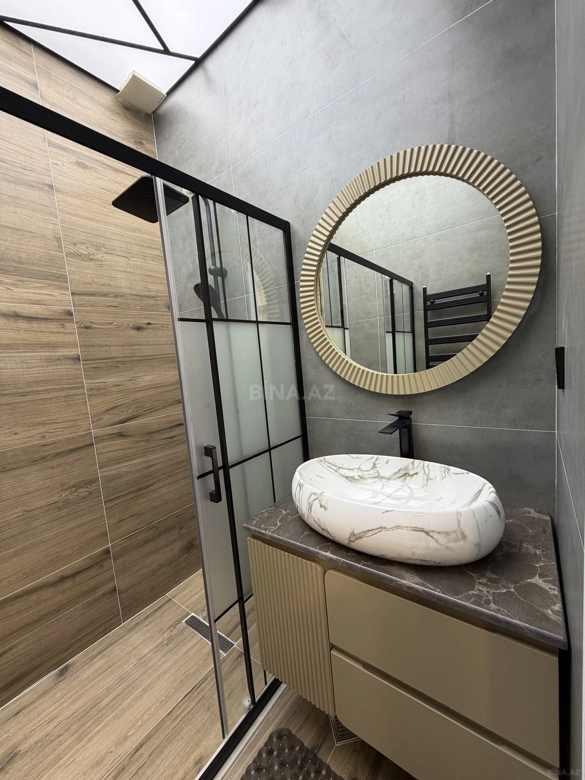 Satılır 3 otaqlı mənzil 105 m²