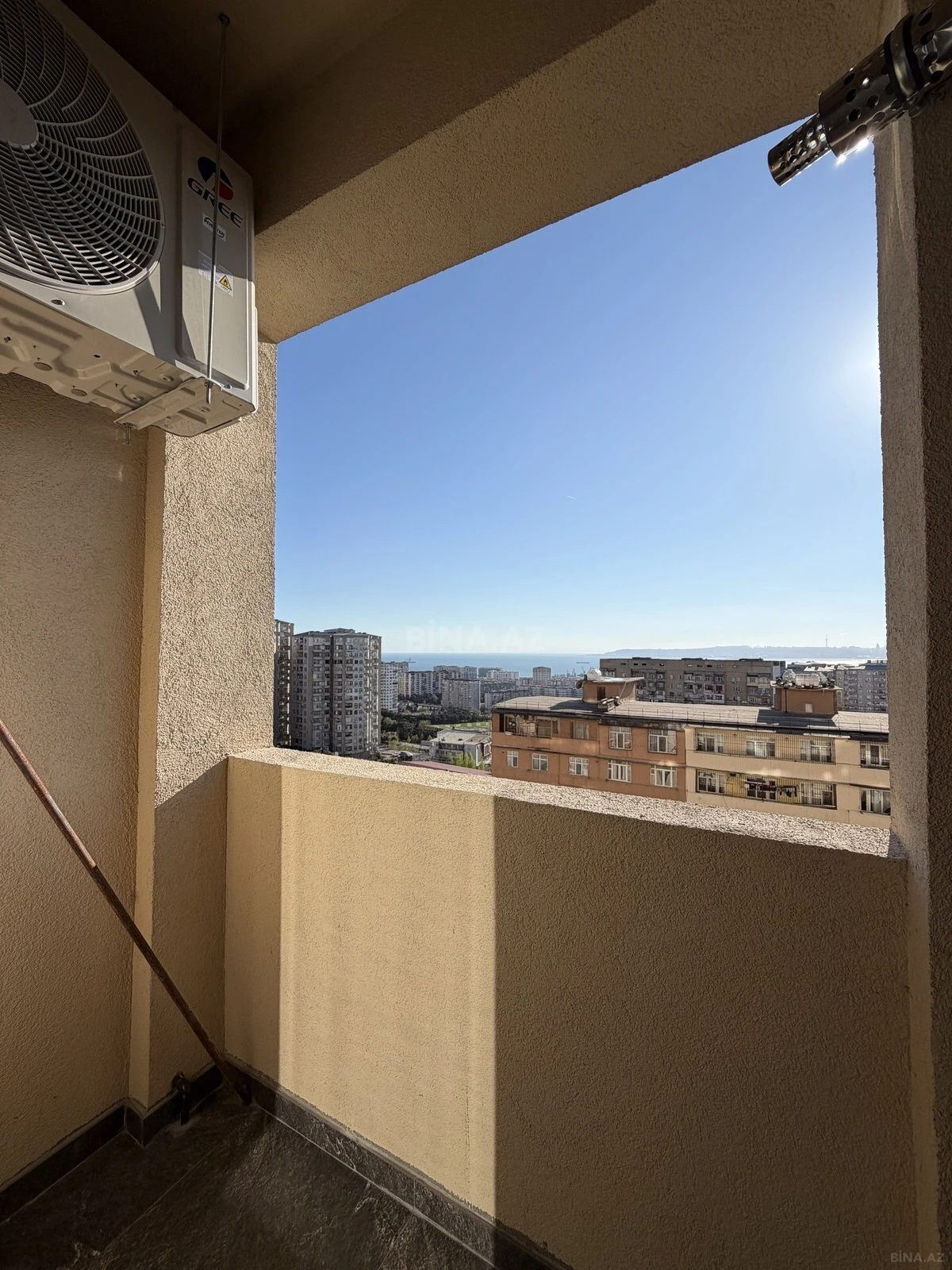 Satılır 3 otaqlı mənzil 105 m²