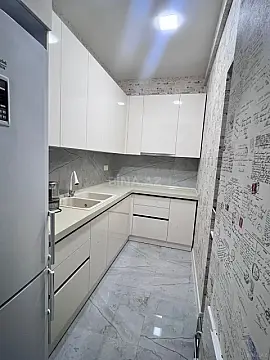 Satılır 2 otaqlı mənzil 70 m²