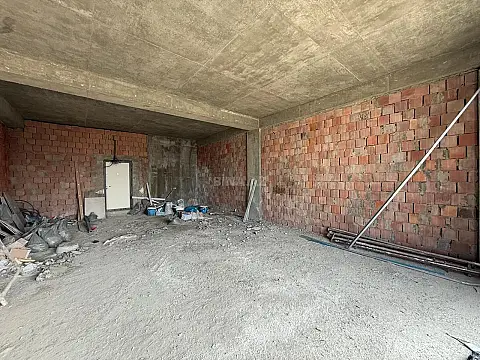 Satılır 2 otaqlı mənzil 84.3 m²