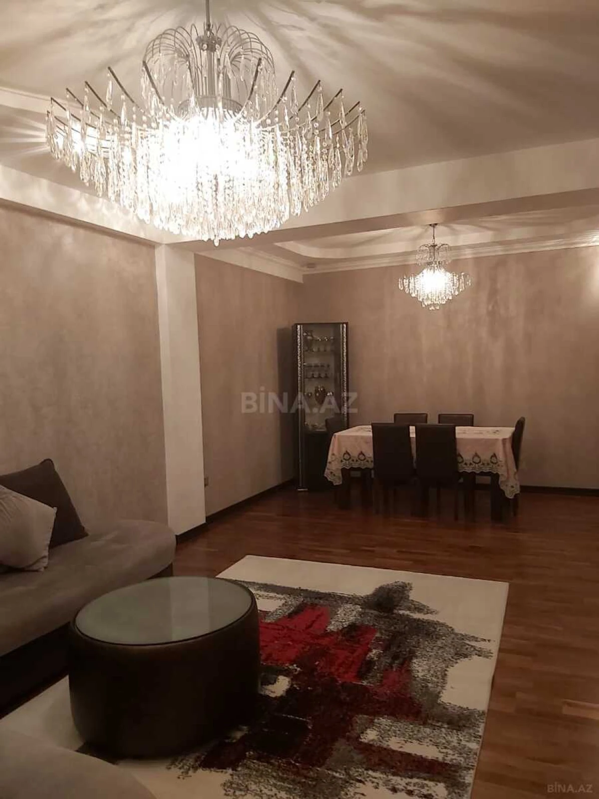 Kirayə verilir 2 otaqlı mənzil 85 m²